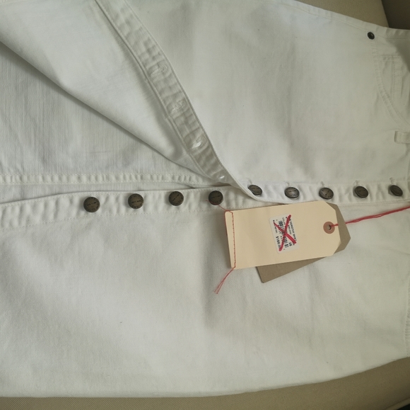 White denim skirt. - Picture 9 of 13